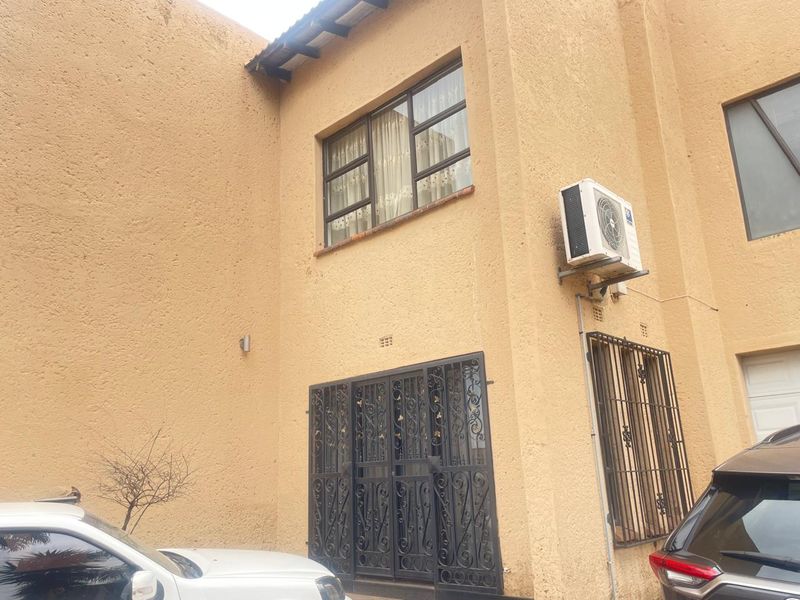 Spacious Three-Bedroom Family Home with Flatlet and Excellent Amenities - Photo 3