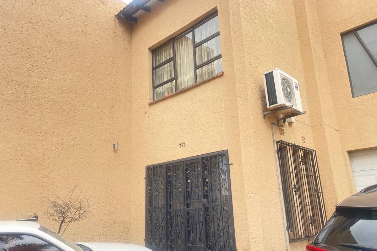 Spacious Three-Bedroom Family Home with Flatlet and Excellent Amenities - Photo 3