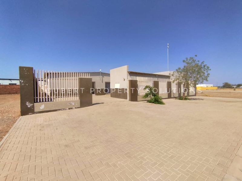 CLINIC / CONFERENCE / OFFICES FOR SALE IN MARIENTAL - NAMIBIA - Photo 3