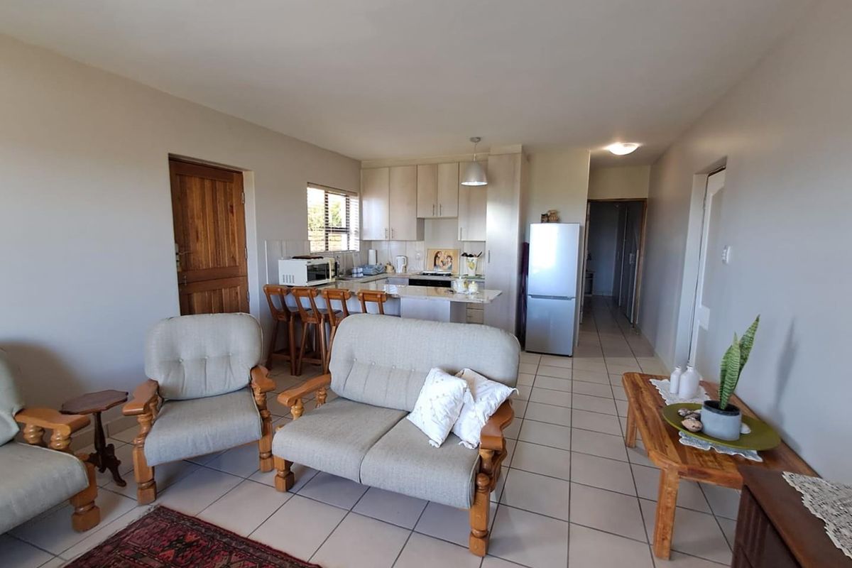 One Bedroom Apartment - Fully furnished, no PETS, no CHILDREN, IDEAL FOR ONE PERSON - Photo 3