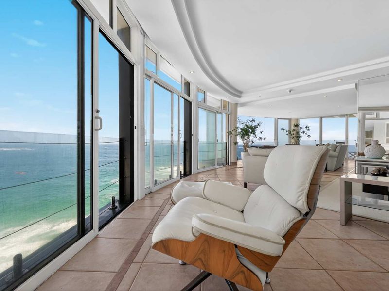 Prime Clifton Living: Secure, Spacious, and Scenic. - Photo 3