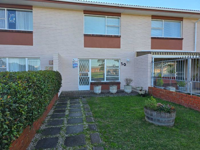 Property #2266918, Townhouse Sold in Kabega Park