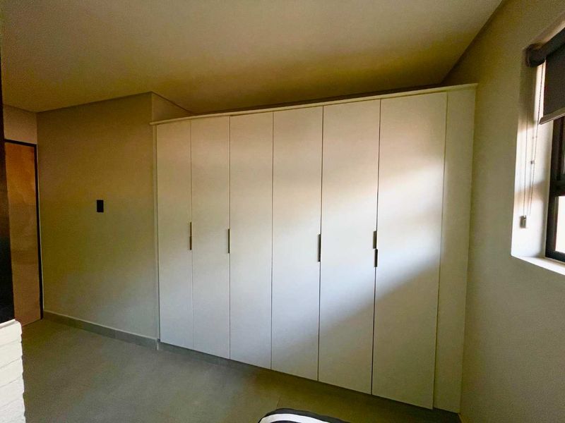 Exclusive Student Haven: 600m from Varsity College! - Photo 3