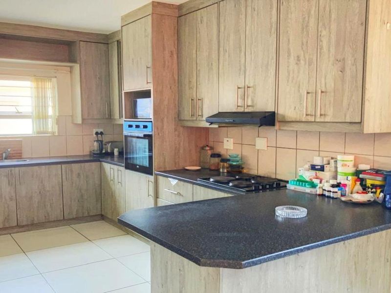 Spacious 3-Bedroom Corner Home in Tamariskia Ext 3 - Photo 3