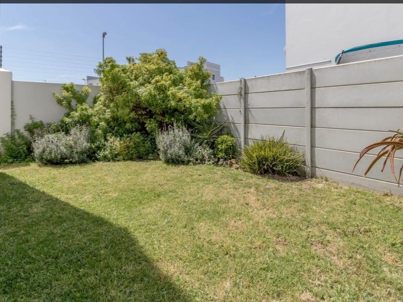 Furnished 3 bedroom rental - Photo 7