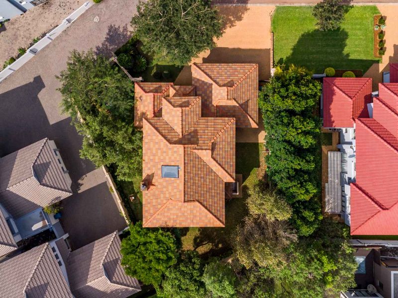 Elegant 4-Bedroom Family Home in Secure Heron Hill Garden Estate - Photo 6