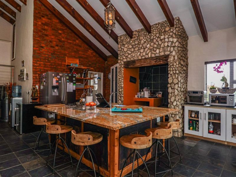 STUNNINGLY MODERN MULTI-LEVEL HOME OF DISTINCTION - Photo 4