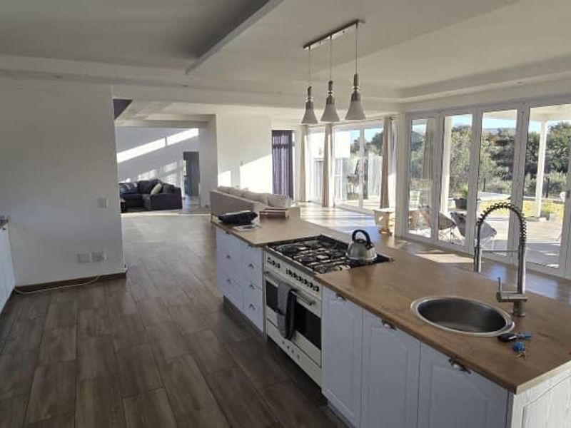 ELEVATED LIVING, WHERE LUXURY MEETS LIFESTYLE - Photo 7