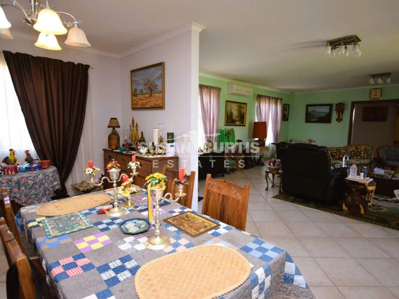 Fabulous family home in popular area - Photo 6