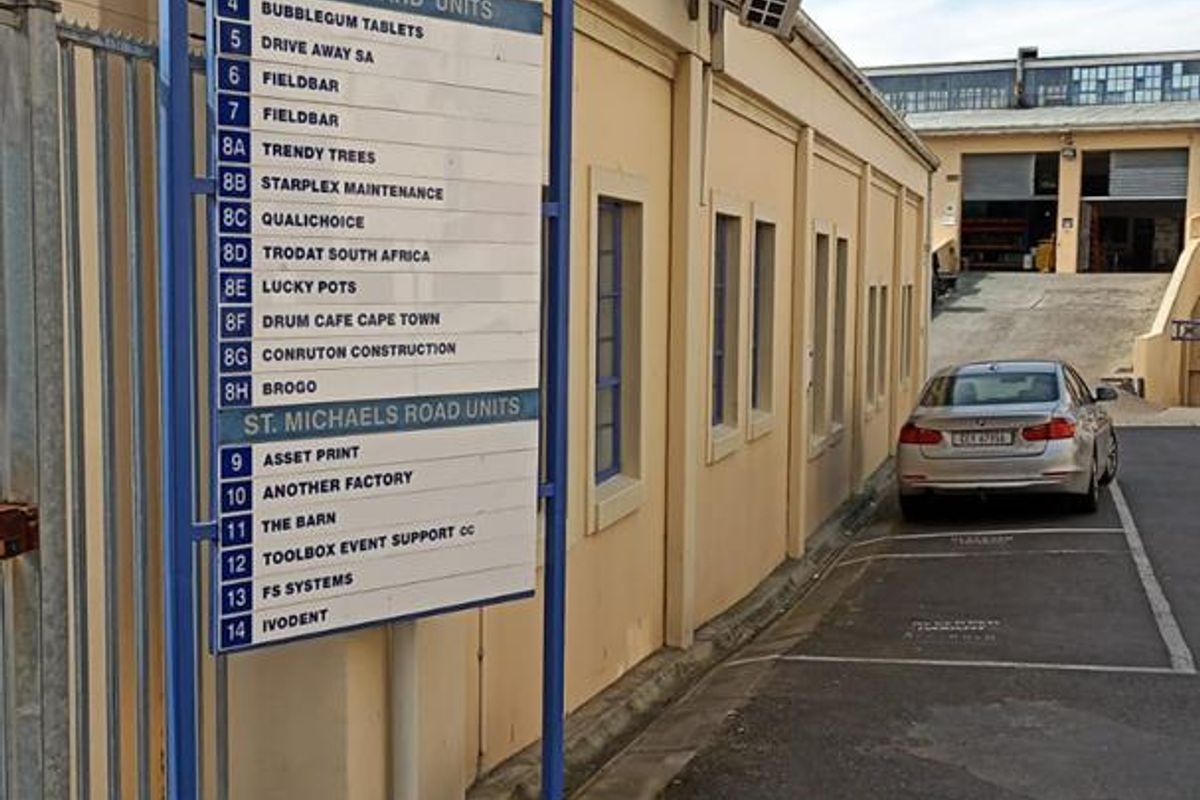 198m2 TO LET HIGHLY VISIBLE, DRIVE-IN ACCESS : RETAIL / OFFICE / WAREHOUSE / - Photo 5