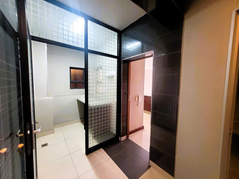 Luxury 3-Bedroom Apartment To Rent – Park Avenue, Umhlanga New Town Centre Rental: R20 000 per month - Photo 3