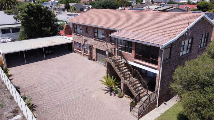 Property #2480238, House For Sale in Hartenbos Central