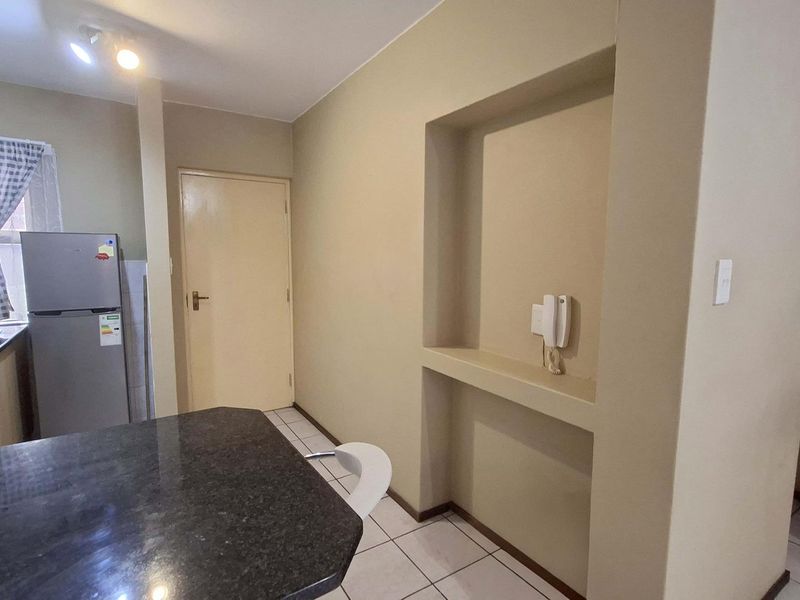 Lovely garden studio apartment available in Bryanston - Photo 5