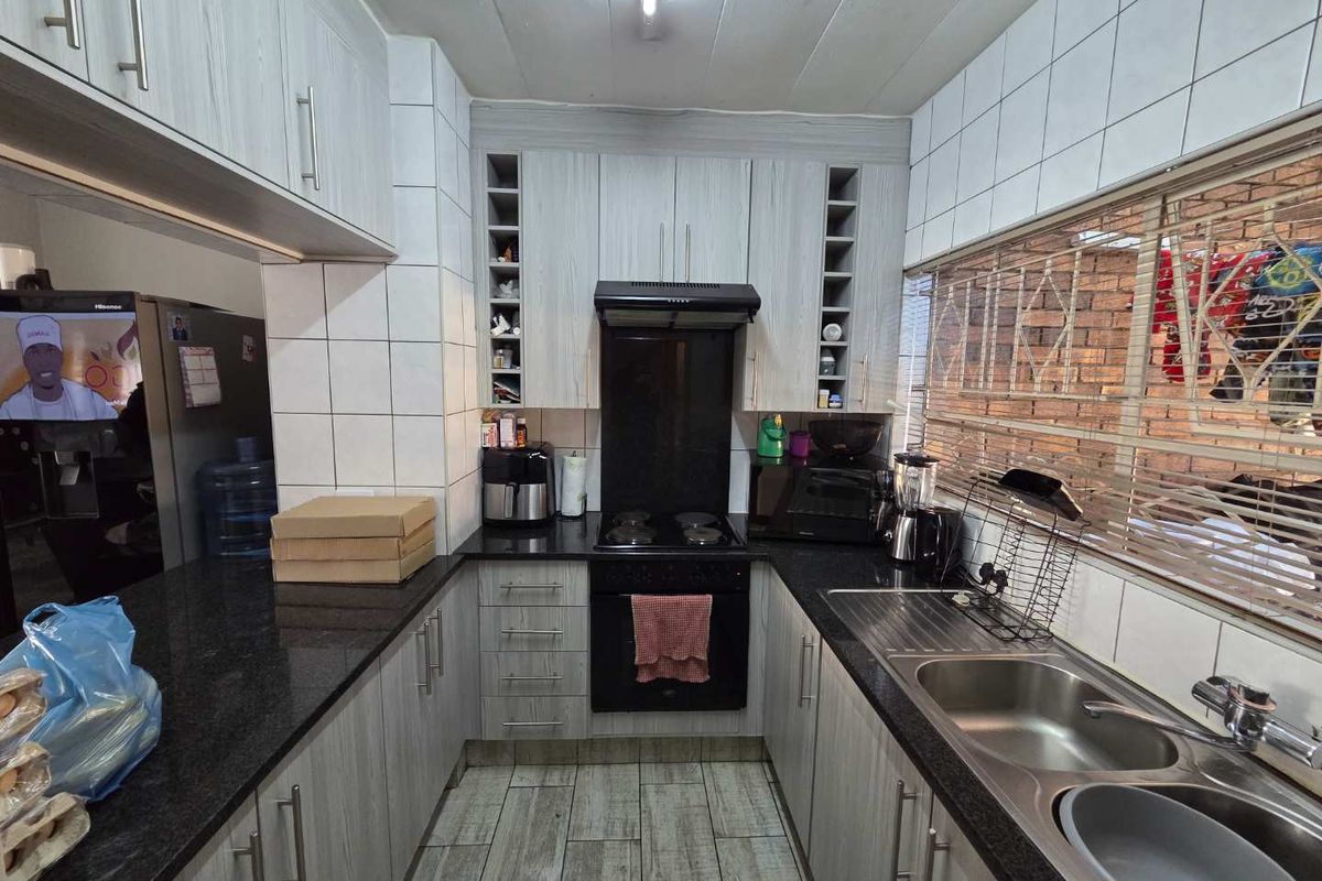 Your Perfect Duplex Starts Here - Photo 4