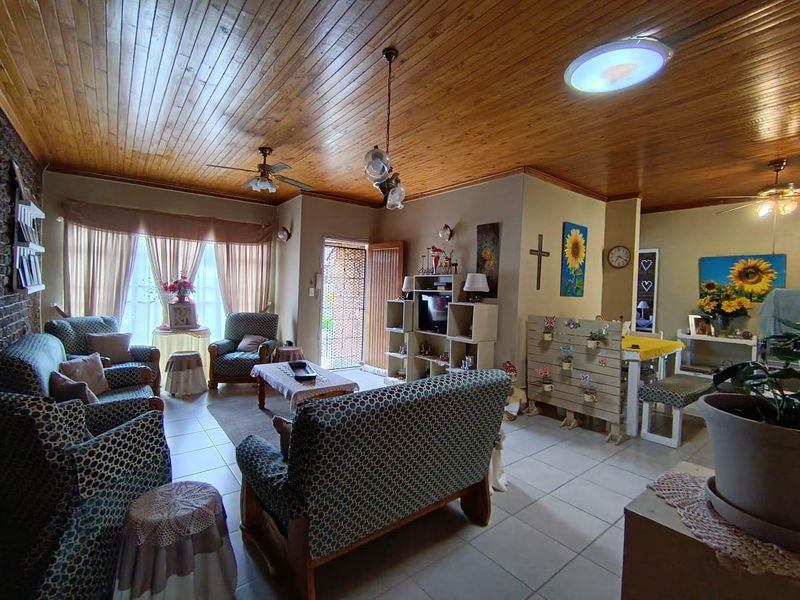 Modern Comfort Awaits: Stunning Townhouse in Pellissie - Photo 9