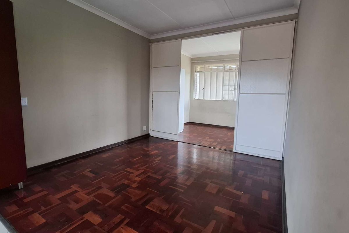 Spacious 2 Bedroom Shared Unit Available for Rent - Photo 4
