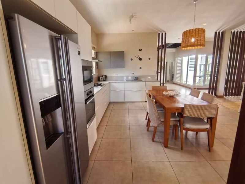 BEACHFRONT VILLA - Photo 7