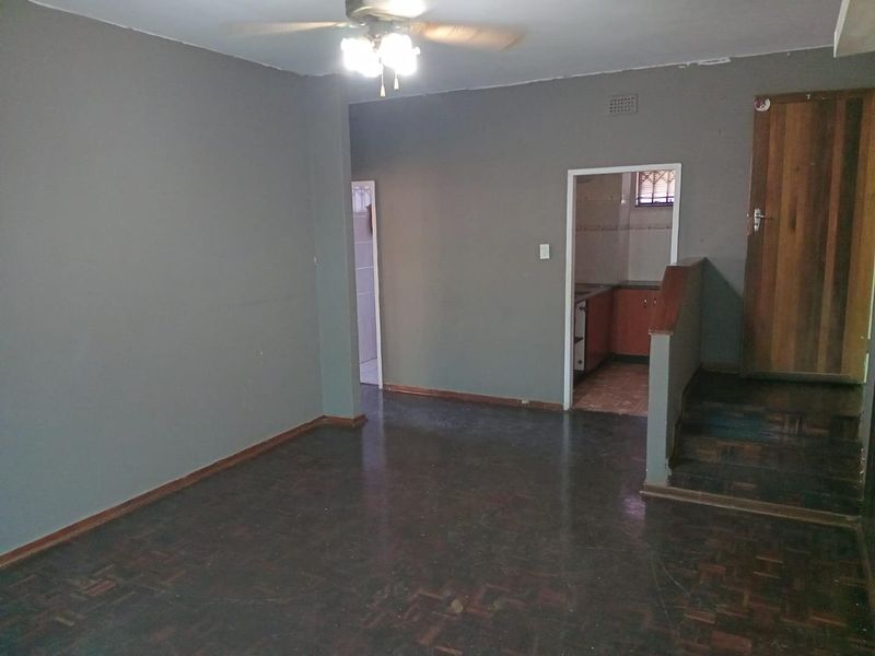 Secure Two-Bedroom Rental Flat in Empangeni Central Complex - Photo 2