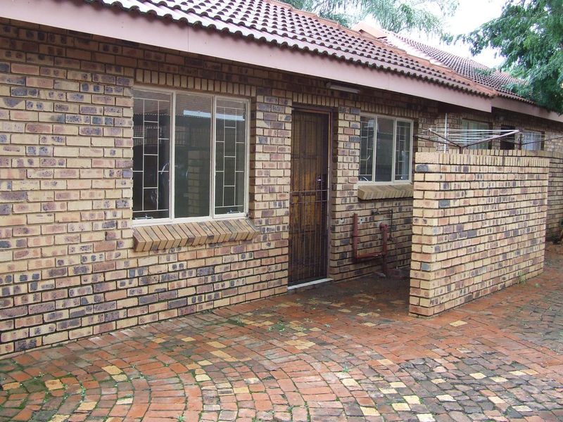 2 BEDROOM UNIT TO RENT IN DOORNPOORT - Photo 6