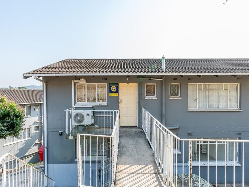 Secure Complex Living with Beautiful Views - Photo 4