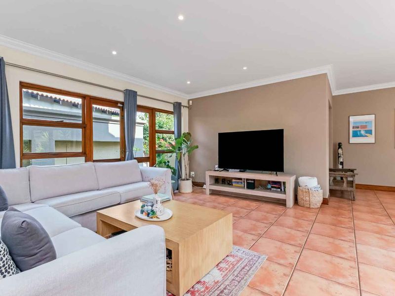 BEAUTIFUL 3 BEDROOM HOUSE FOR SALE IN DAINFERN RIDGE - Photo 4