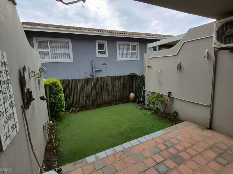 Well Kept popular Complex in Brighton Beach - Photo 3