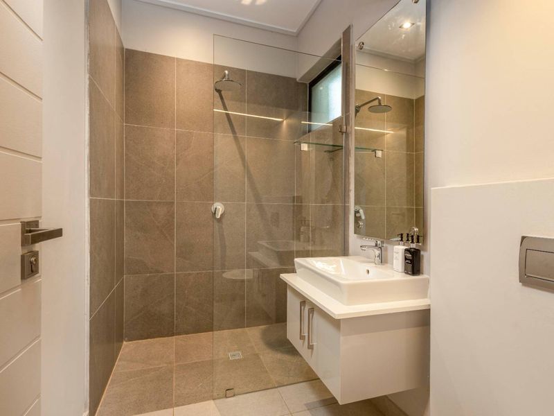 Luxury Coastal Studio Apartment in Ocean Club Zimbali Lakes. - Photo 6