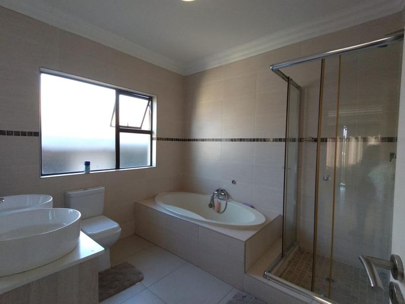 Modern Luxury Meets Secure Living – Stunning 4-Bedroom Townhouse in Shellyvale! - Photo 6