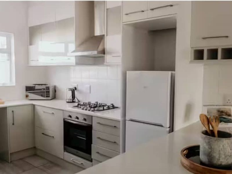 Swakopmund CBD - Fully Furnished Apartment - To Let for N$20 000 per month - Photo 2