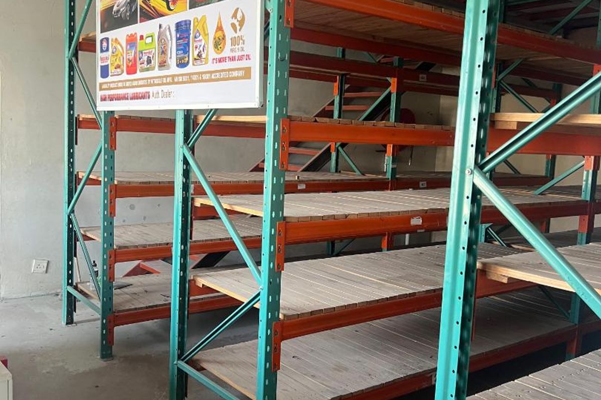 FOR SALE - INDUSTRIAL & OFFICE FACILITIES WITH 7-BEDROOM HOME - Photo 3