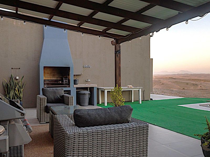 Luxurious Off-Grid Modern Farmhouse with Views & Sports Haven - Photo 10