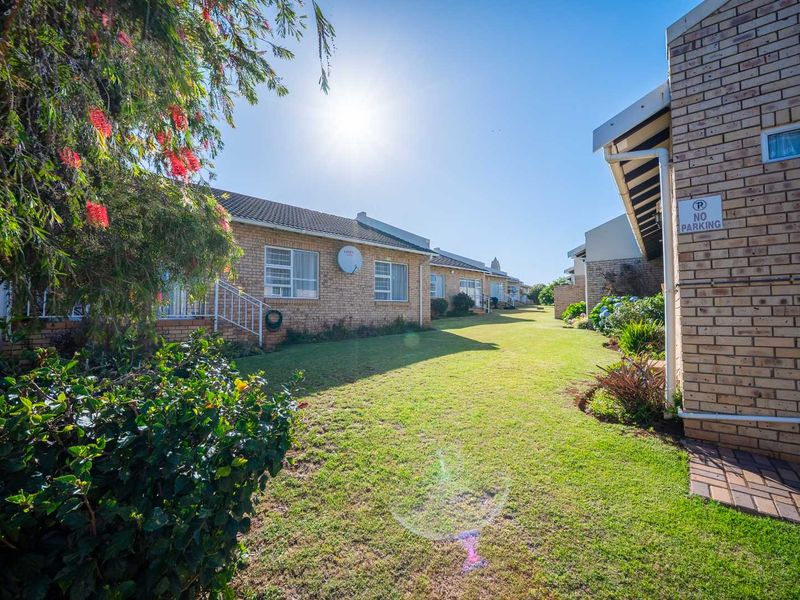 Charming 2-Bedroom Townhouse in Eedenglen Retirement Village – Jeffrey’s Bay - Photo 3