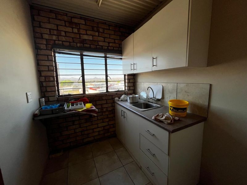 Industrial Property To Lease - Photo 9