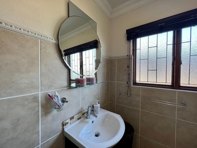 Exclusive Address in The Wolds-Luxury Security Complex Living - Photo 5