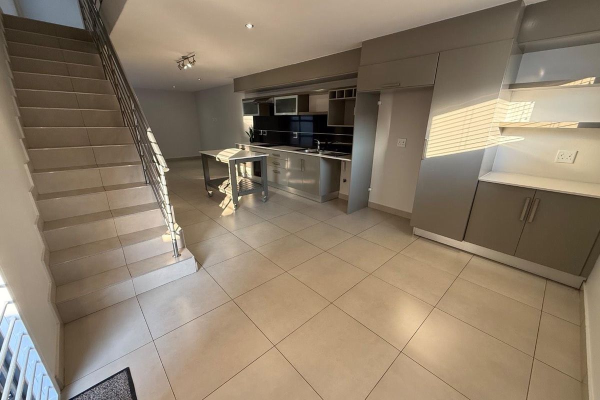 Modern 3 Bedroom Duplex with Small Landscaped Garden in Secure Estate - Photo 5