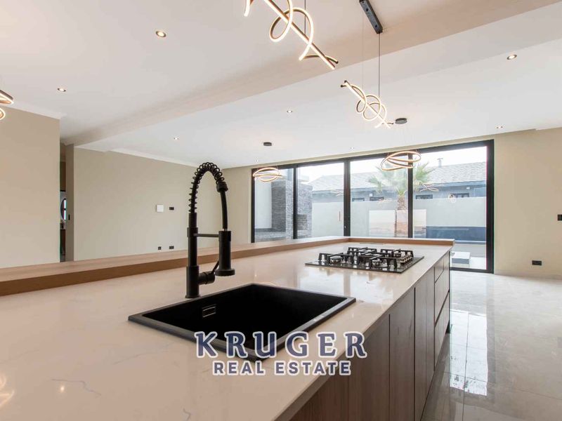 Upmarket Stylish House with Magnificent Dune Views For Sale in Swakopmund - Photo 8