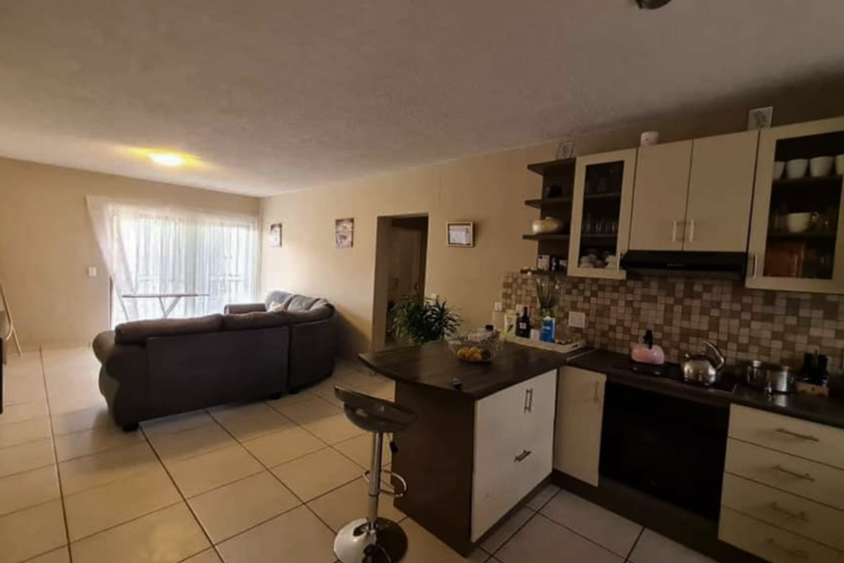 2-Bedroom Apartment For Sale | N$1 215 000 - Photo 2