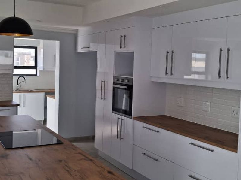 Your Perfect Family Home In Mile 4 - Photo 2