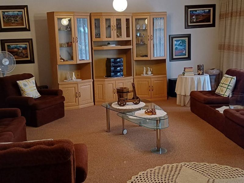 A home where space, comfort, and lifestyle come together — ready for its next family to make lasting memories. - Photo 8