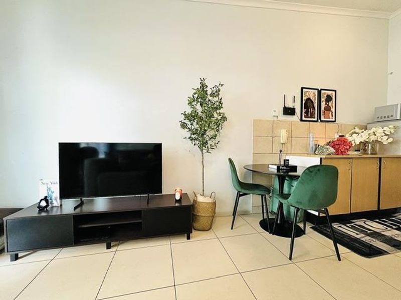 Invest in Milpark: Secure, Convenient & Connected Living - Photo 6