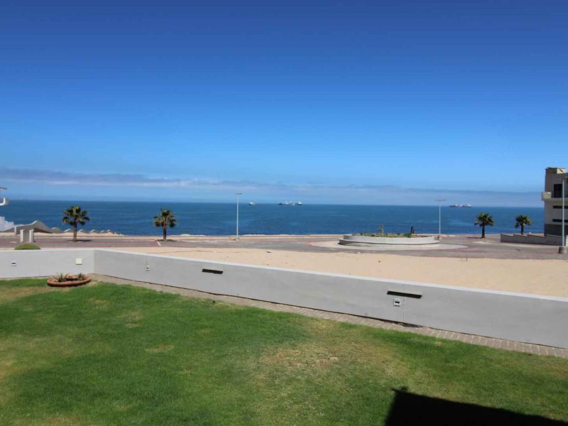 Perfectly positioned sea view property! Relax and unwind in this magnificent family home. - Photo 2