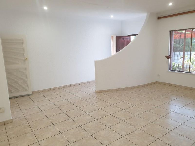 3 BEDROOM HOUSE WITH 2 BEDROOM COTTAGE FOR SALE IN BRAMLEY - Photo 5