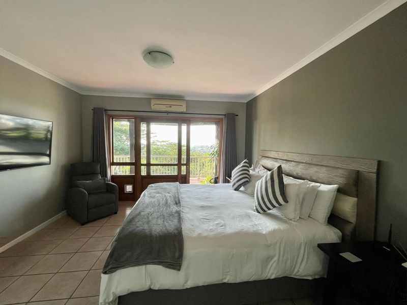 Renovated 3 Bedroom Penthouse Apartment with sea view - Photo 6