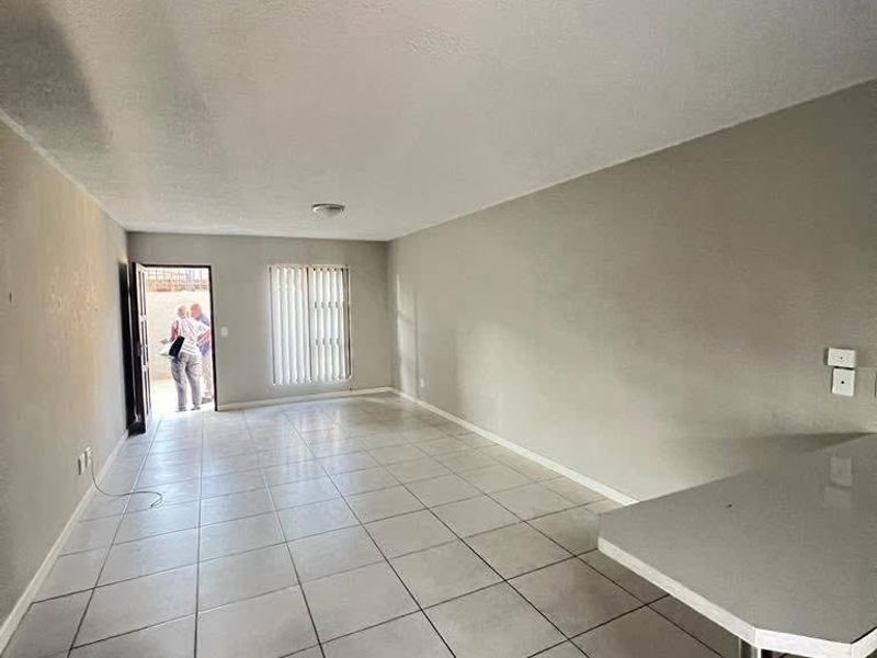 FLAT FOR SALE📍 Middle Crest -Rocky Crest - Photo 9