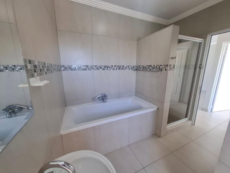Investment opportunity - Rental earning up to N$ 11 500 per month. - Photo 8