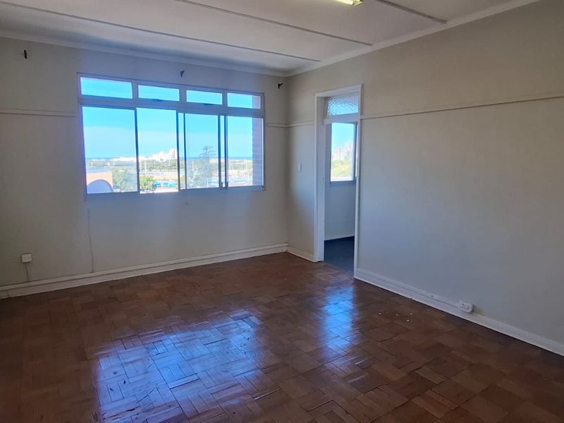 **Mini College / Learning Institution / Medium to Large Office Space Available in Centralized Location** - Photo 2