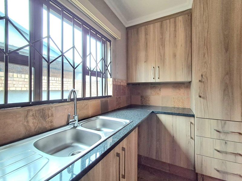 3 Bedroom Cluster for Sale in Brackenhurst - Photo 7