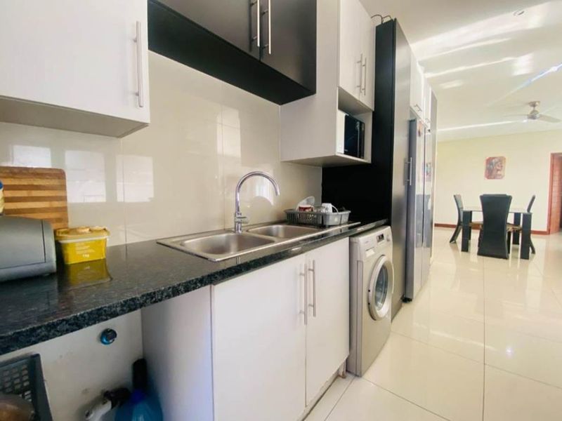 4 Bedroom House For Sale - Photo 5