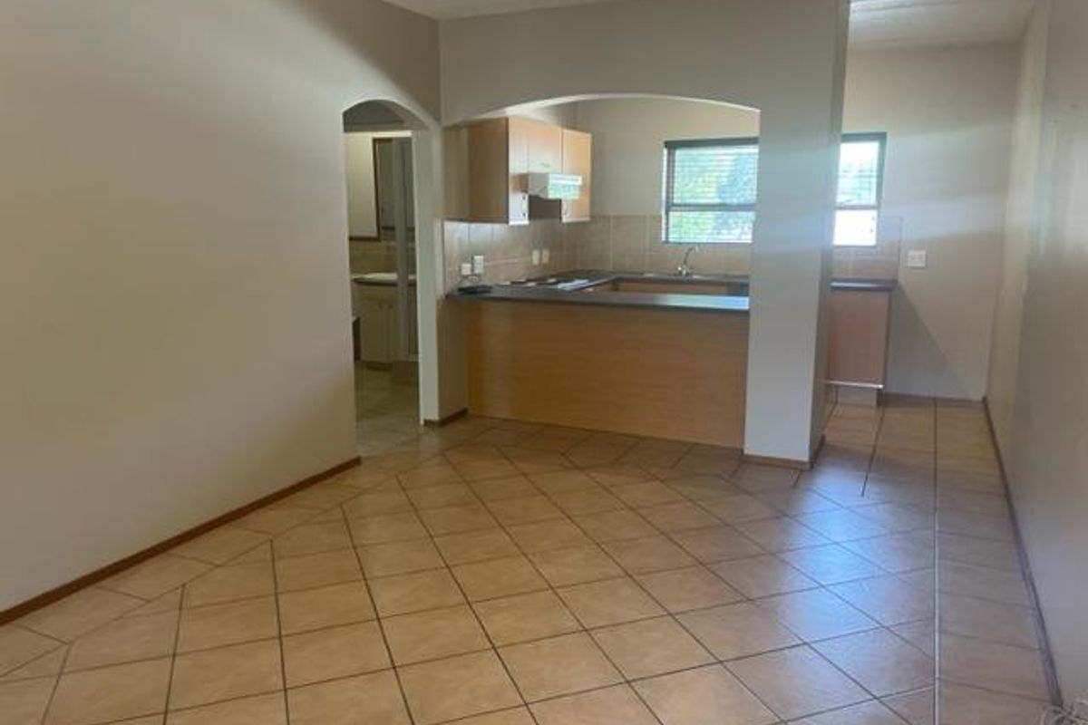 UNFURNISHED ONE BEDROOM - Photo 3