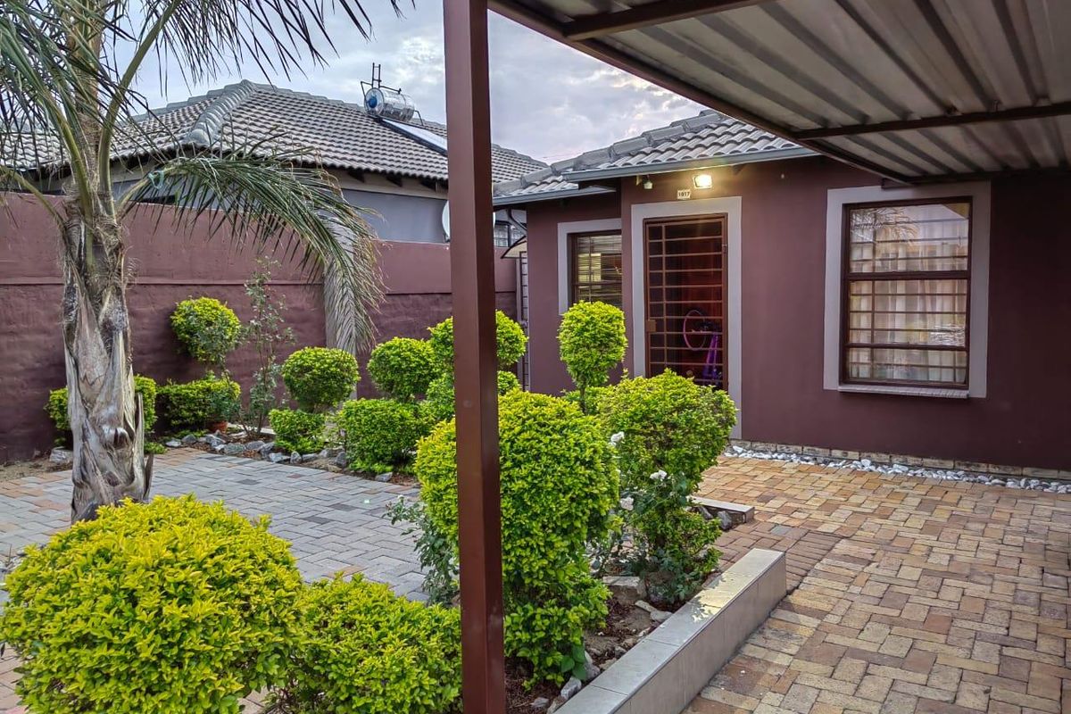 Riverside View Family Home R 966 000 - Photo 2